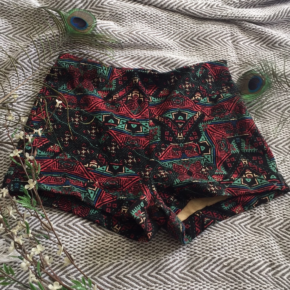 Tribal print high waisted shorts☀️